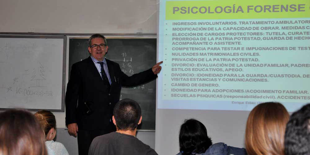 Master profesional en Psicología forense y criminal de la Facultad de Psicología de la Universidad Complutense de Madrid.